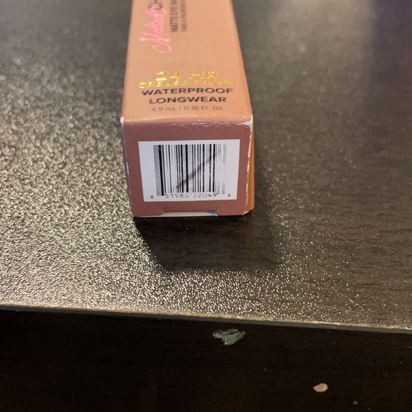 Too faced 24 hour matte eyeshadow - Chocolate Malt - Picture 3 of 3